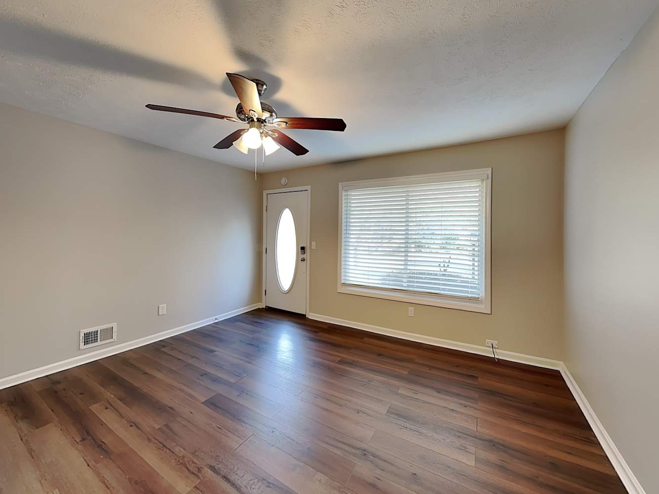 1455 Colony East Cir photo 3