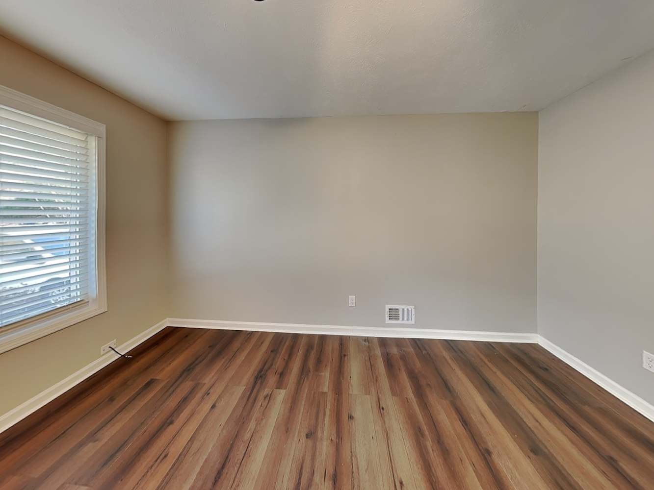 1455 Colony East Cir photo 5