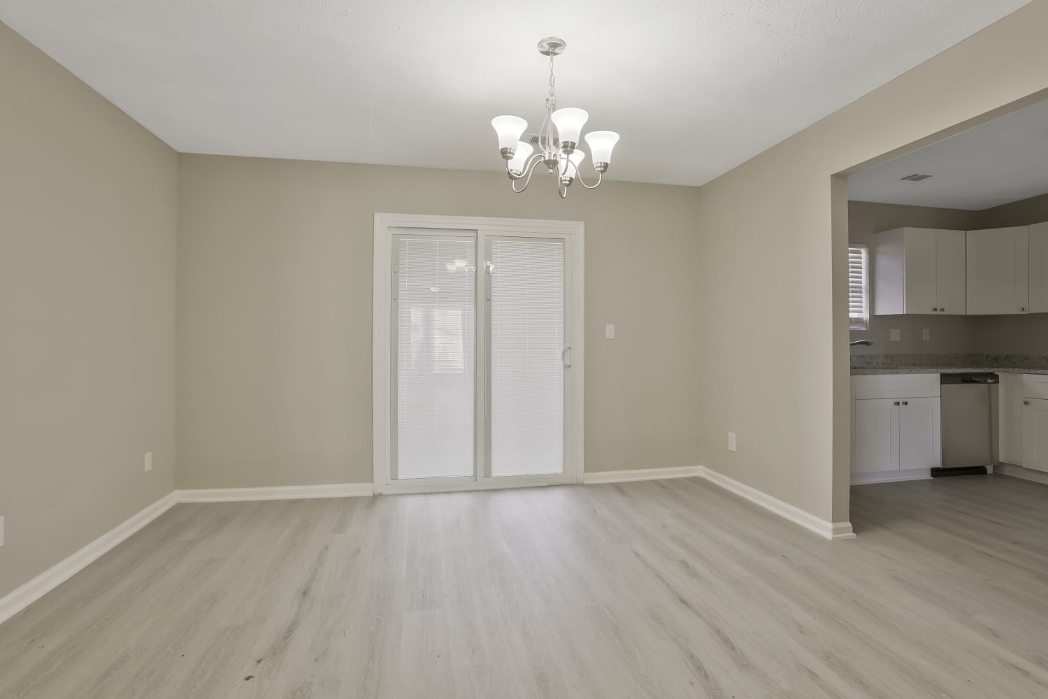 5038 Donnell Way photo 4