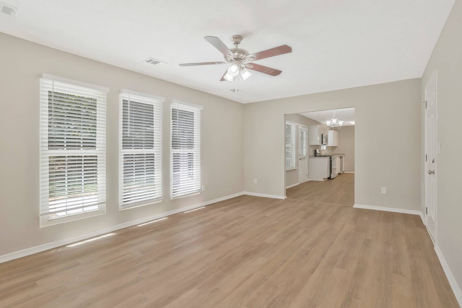 1141 Shady Creek Dr photo 5