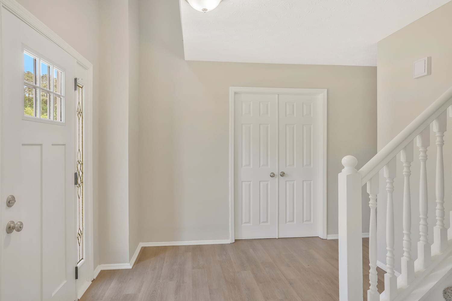 1141 Shady Creek Dr photo 2