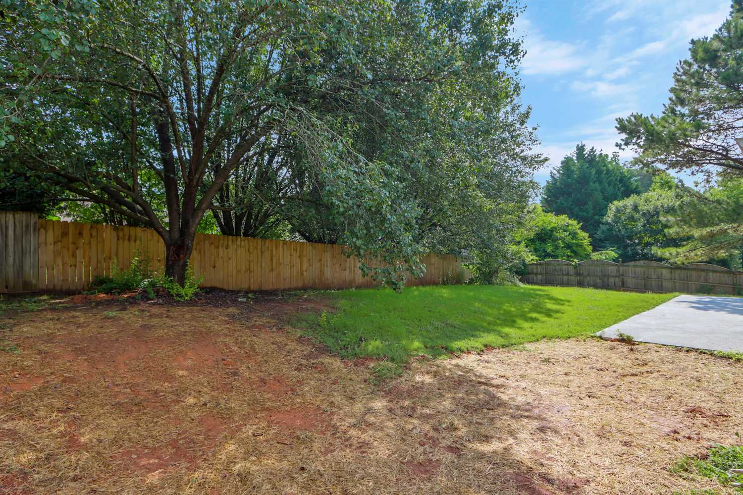 370 Telford Dr photo 4
