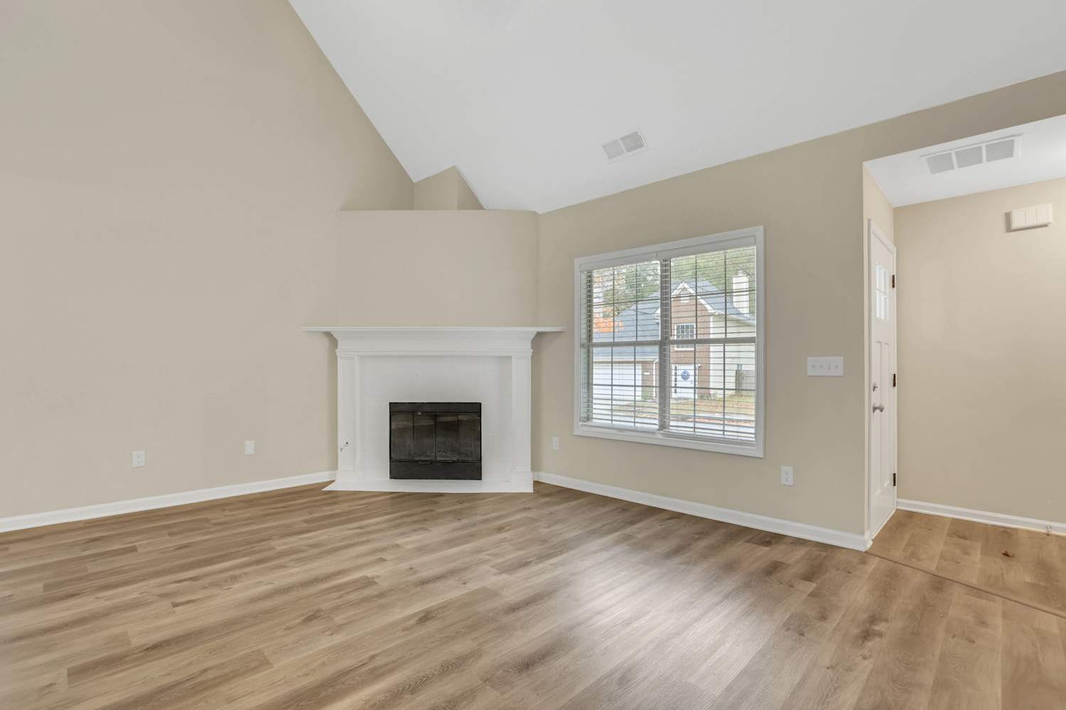 765 Reeves Lake Dr Sw photo 3