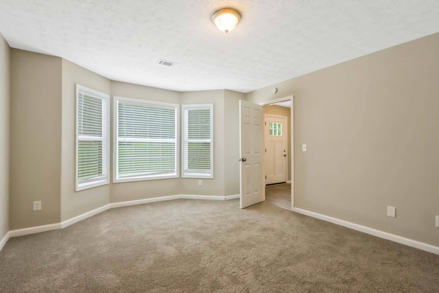 2170 Harmony Lakes Cir photo 4
