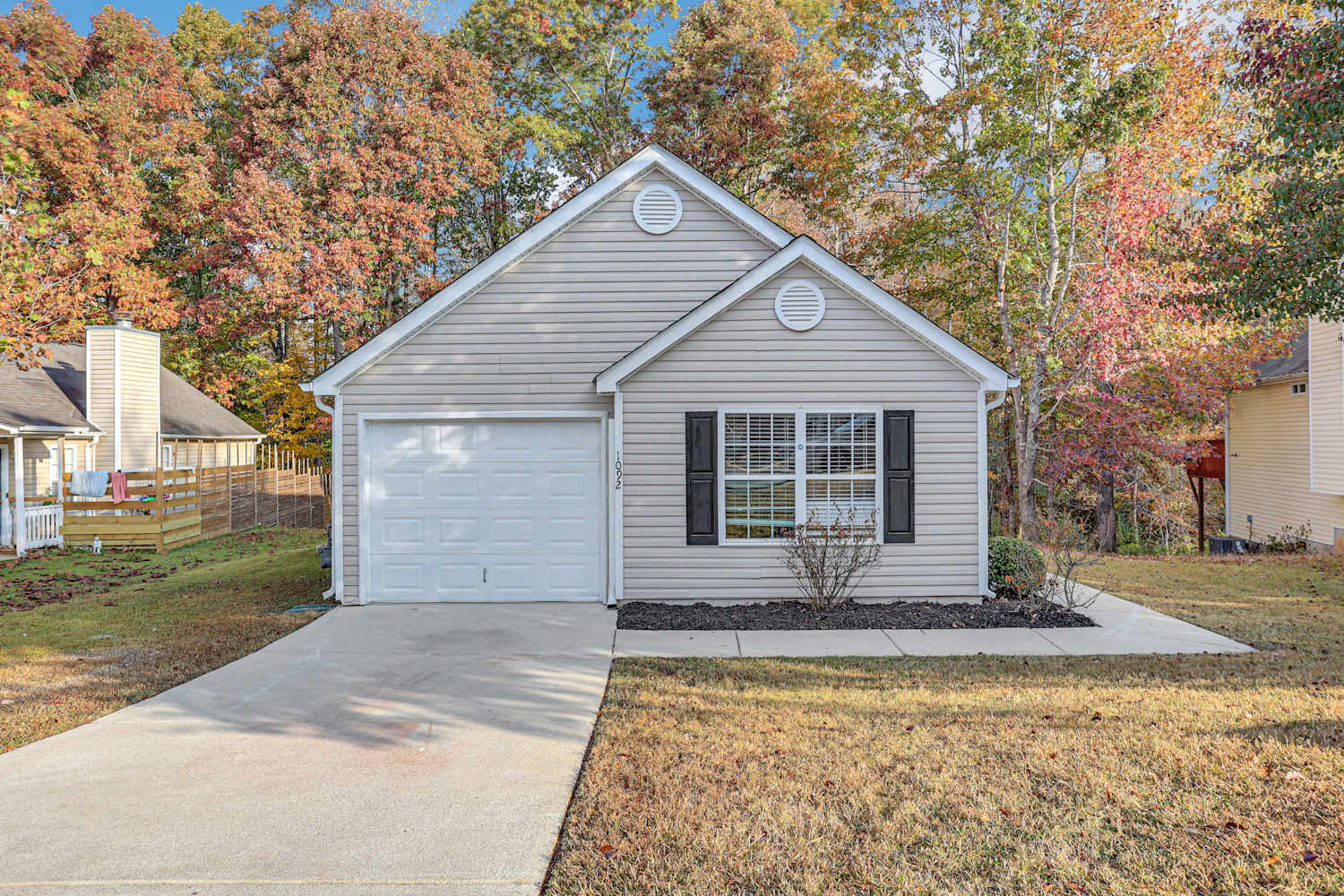 1092 Abington Ct photo 2