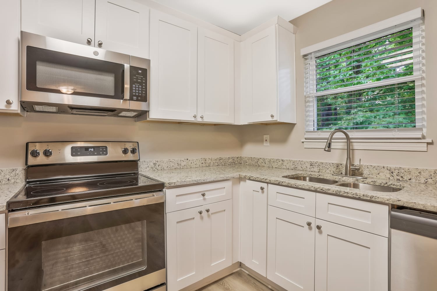 6056 Dana Dr photo 5