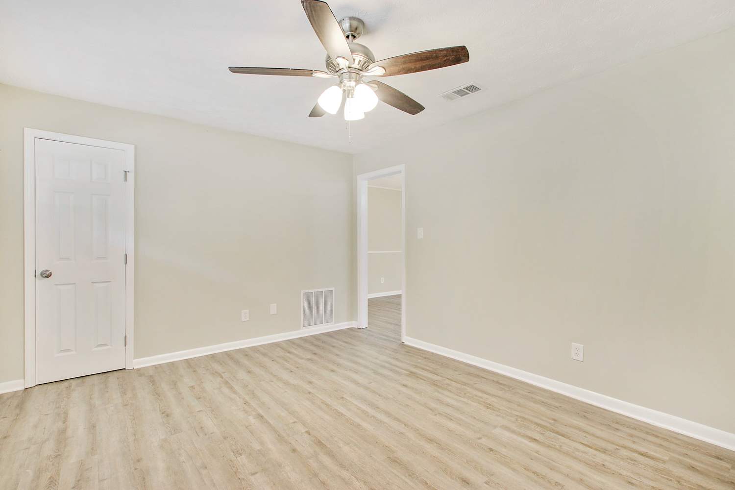 7110 Carolyn Cir photo 5