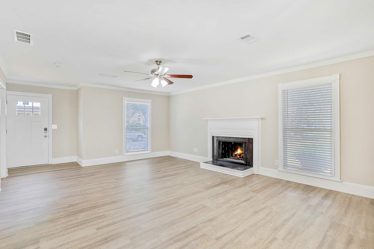 869 Market Way photo 5