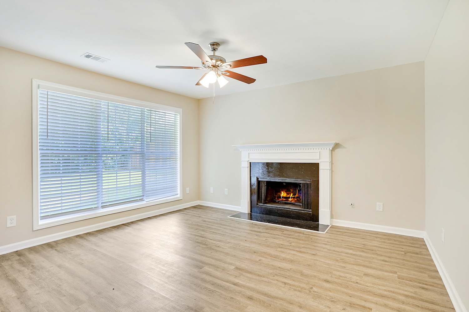 510 Antebellum Dr Sw photo 4