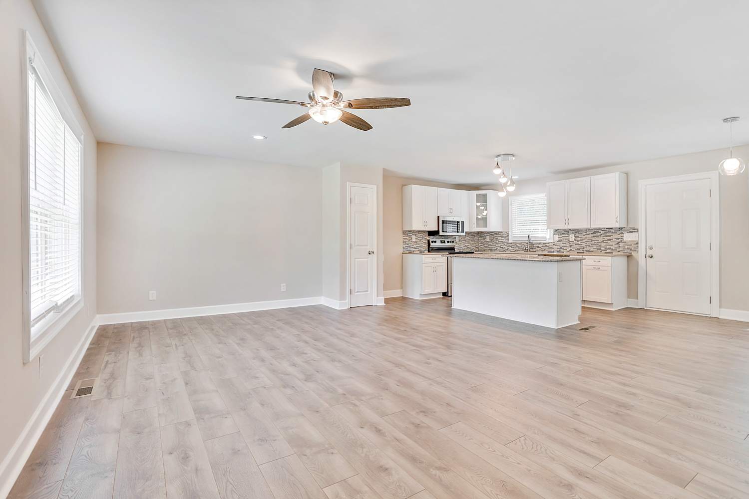1400 High Meadow Dr photo 4