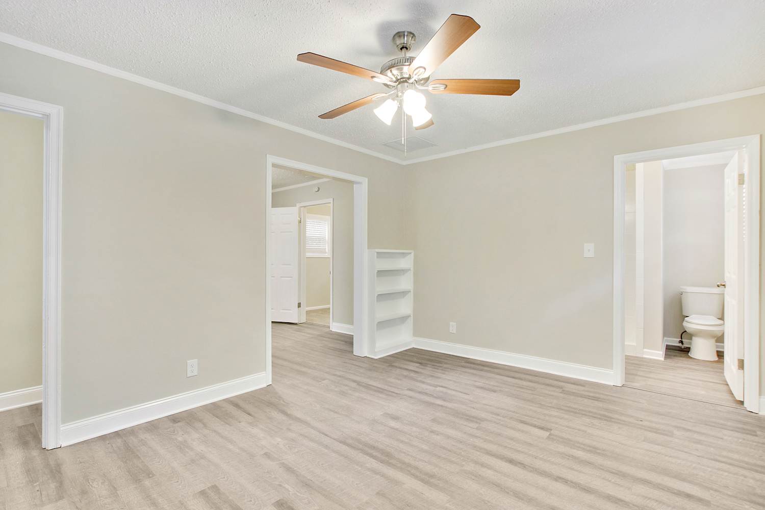 1372 E Forrest Ave photo 5