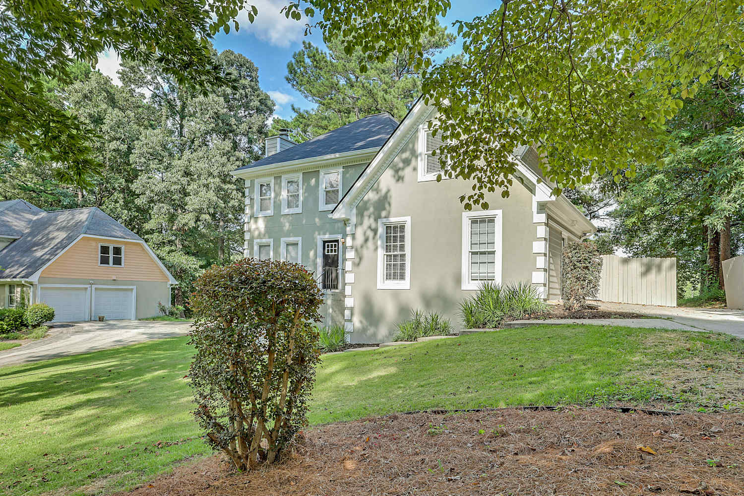 416 Orchards Walk photo 3