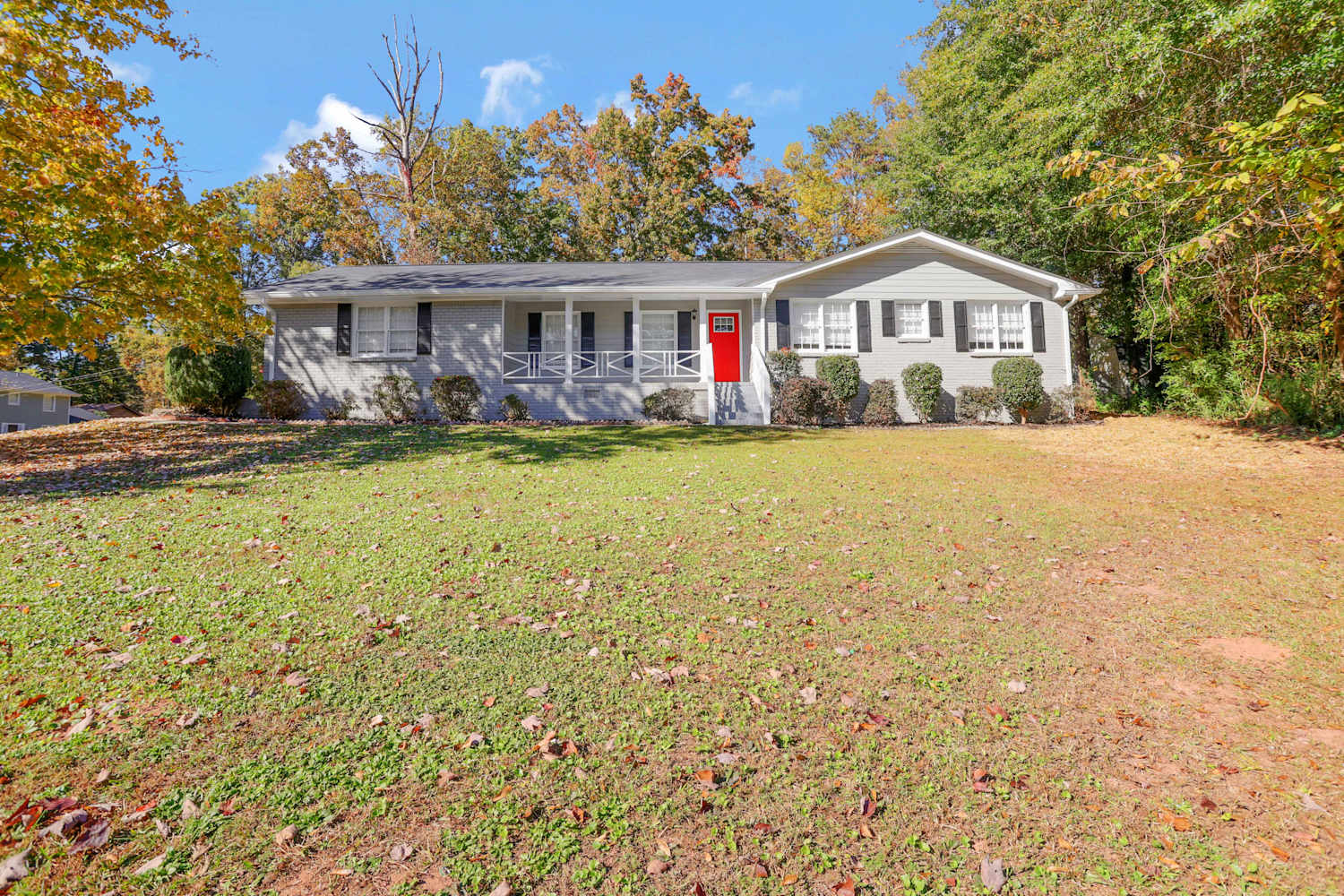 2865 Castle Dr photo 2