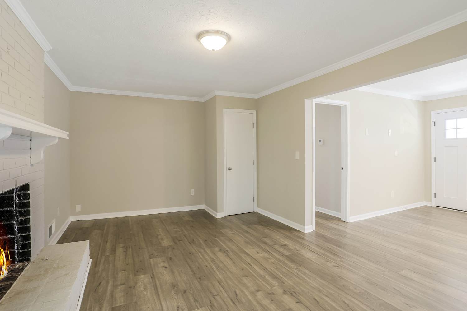 2865 Castle Dr photo 5