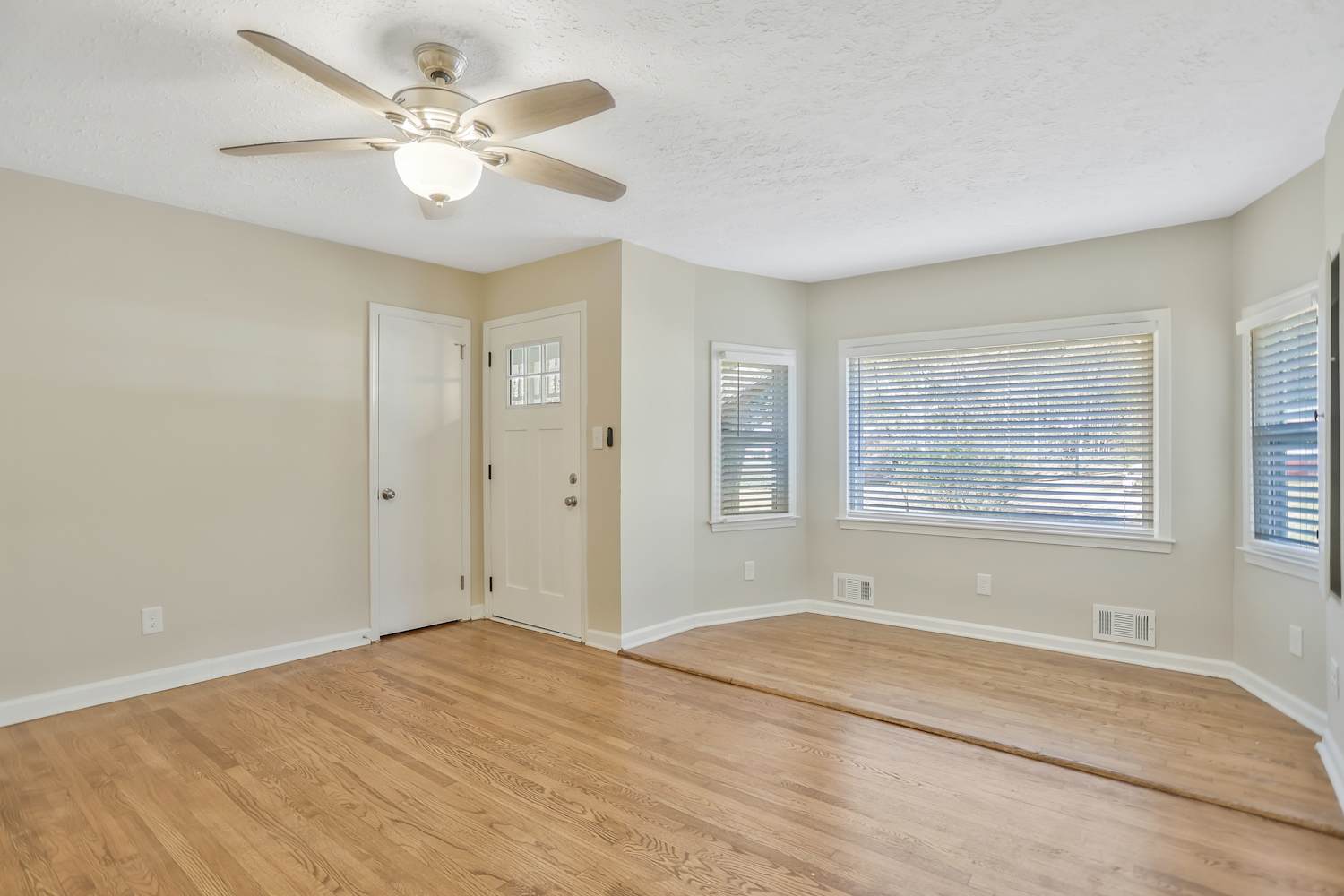 8510 Dawn Ave photo 5