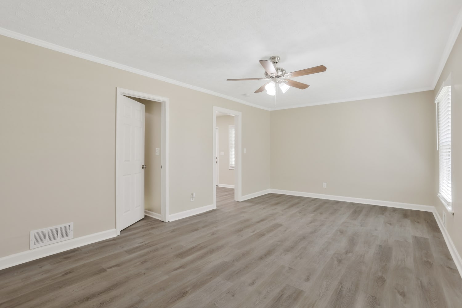 6661 Starling Dr Sw photo 3