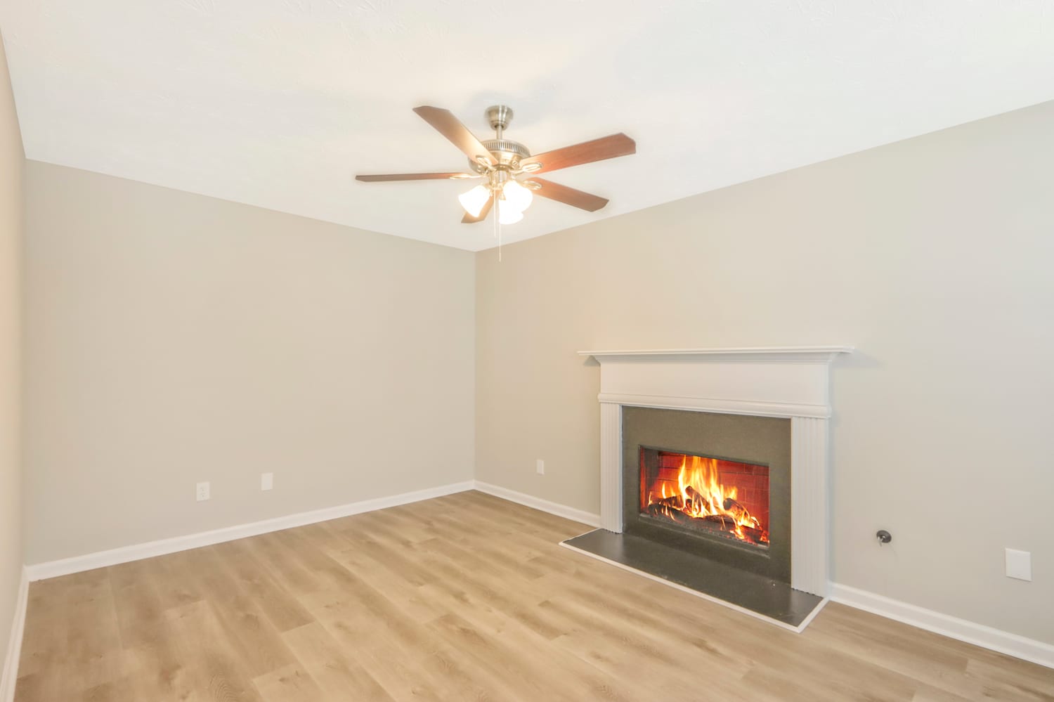 5618 Wellborn Creek Dr photo 4