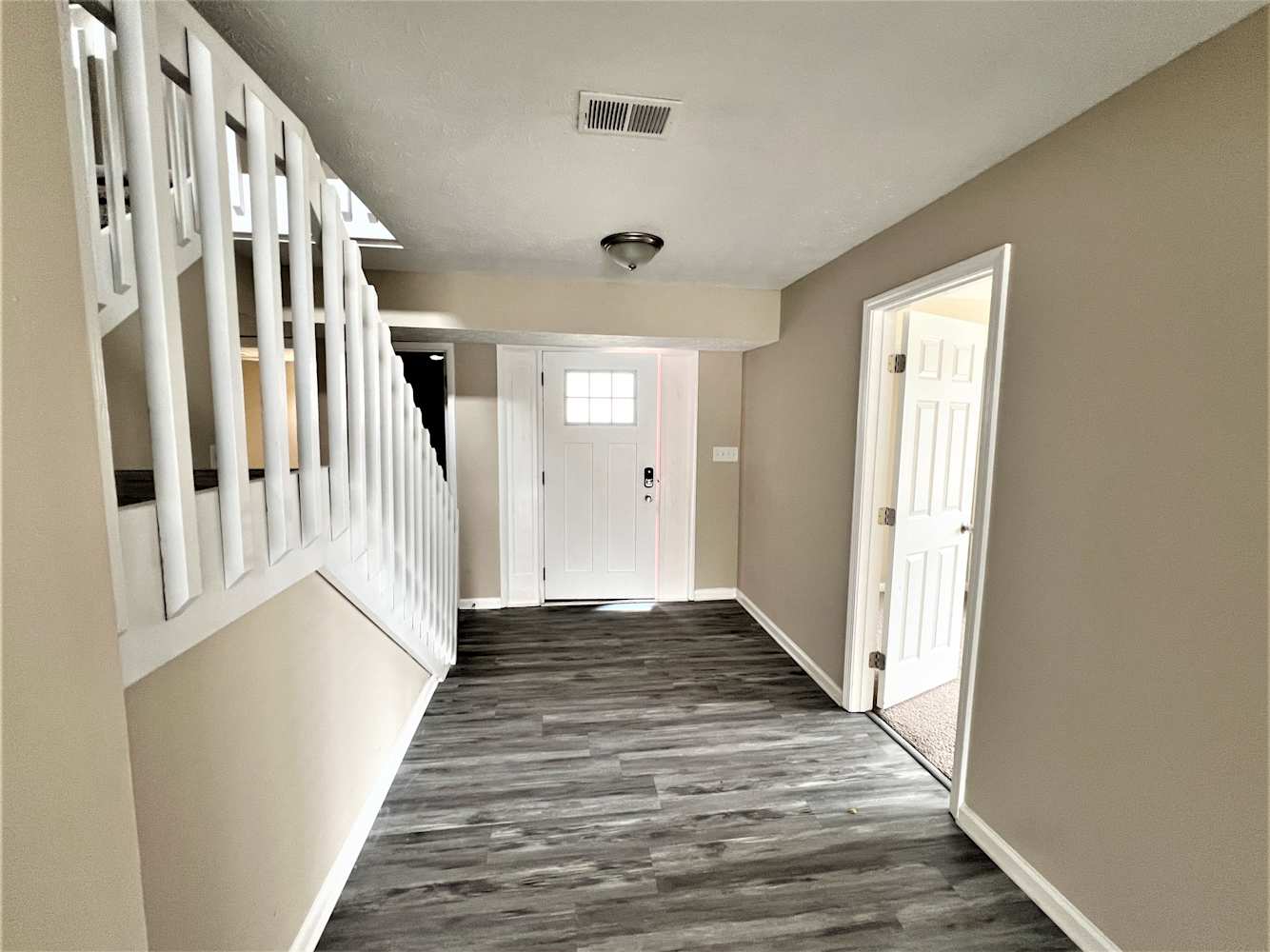 5006 Stoney Point Cir photo 2