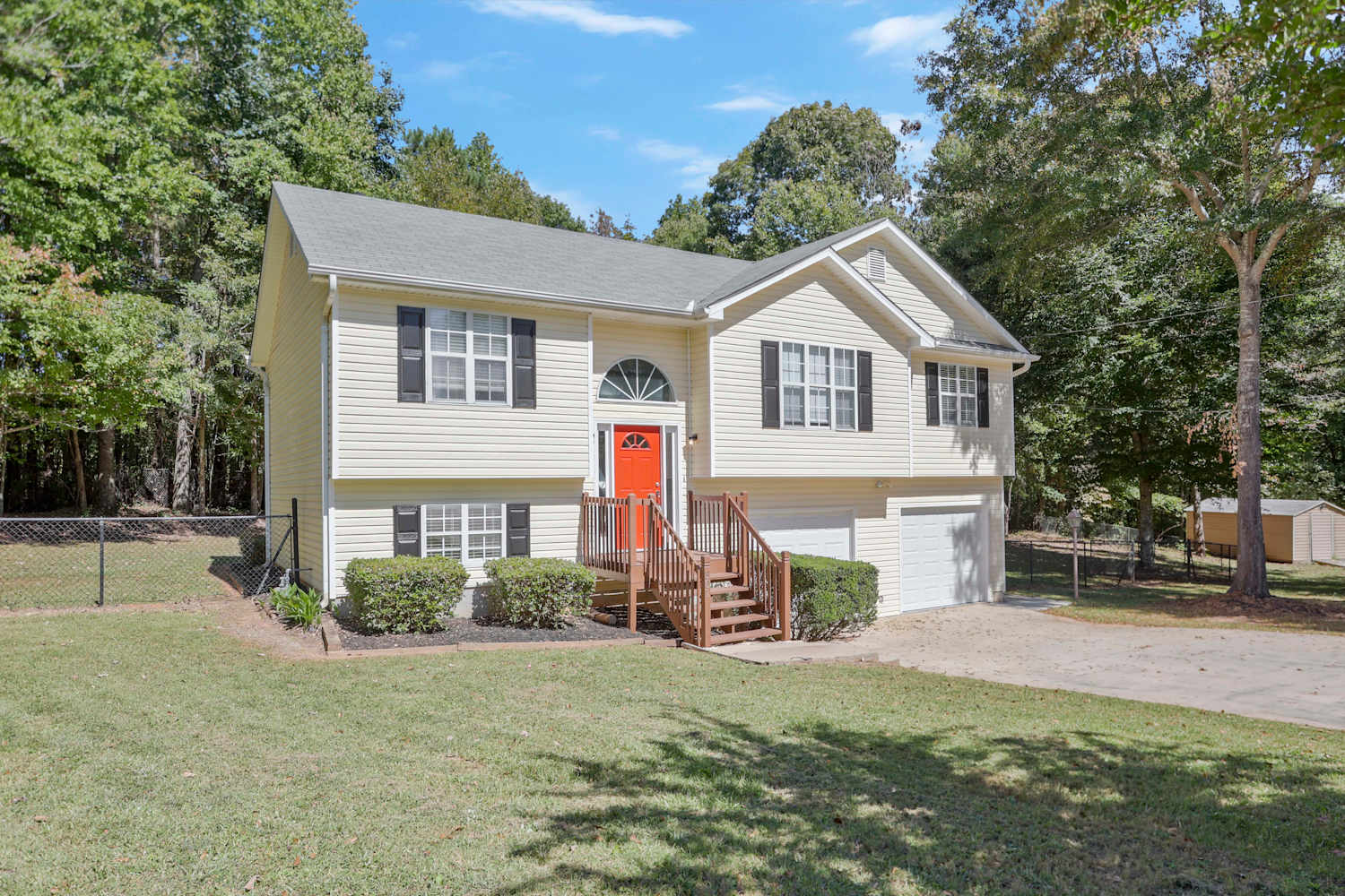 301 Willow Ln photo 4