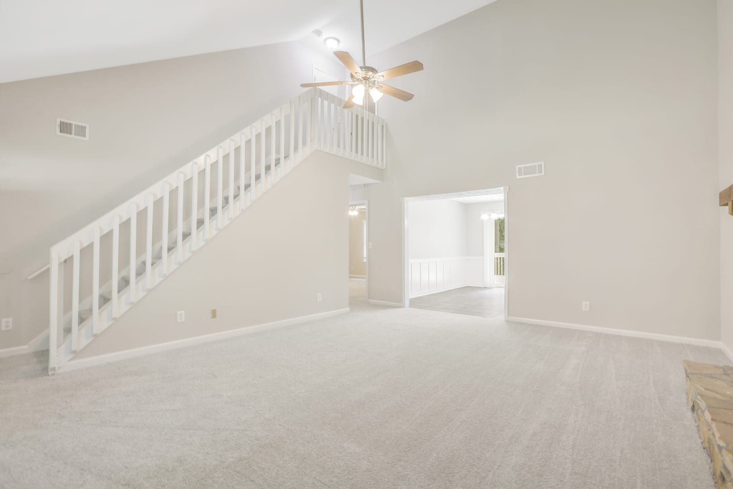 1356 Gray Rock Dr photo 5