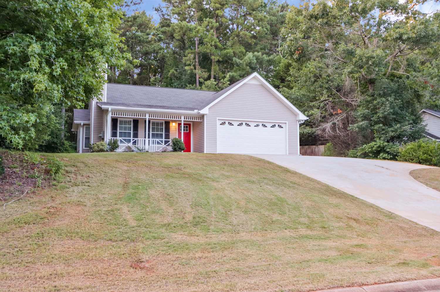415 Cambridge Way photo 2