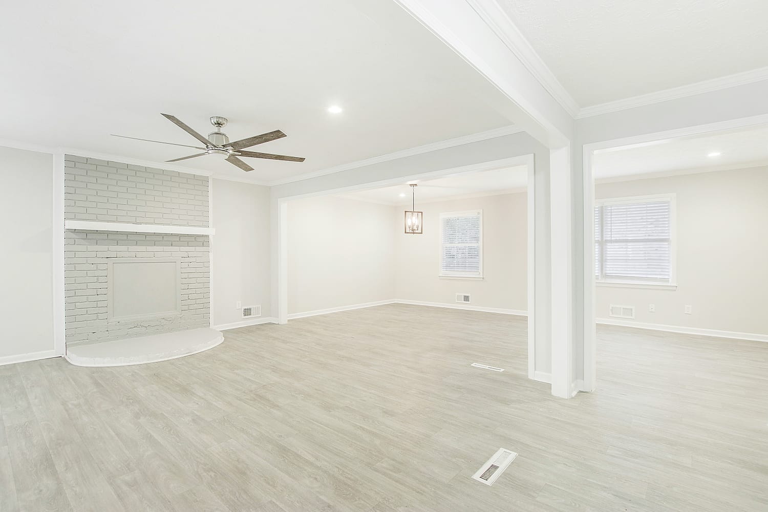 6406 Joanna St photo 2