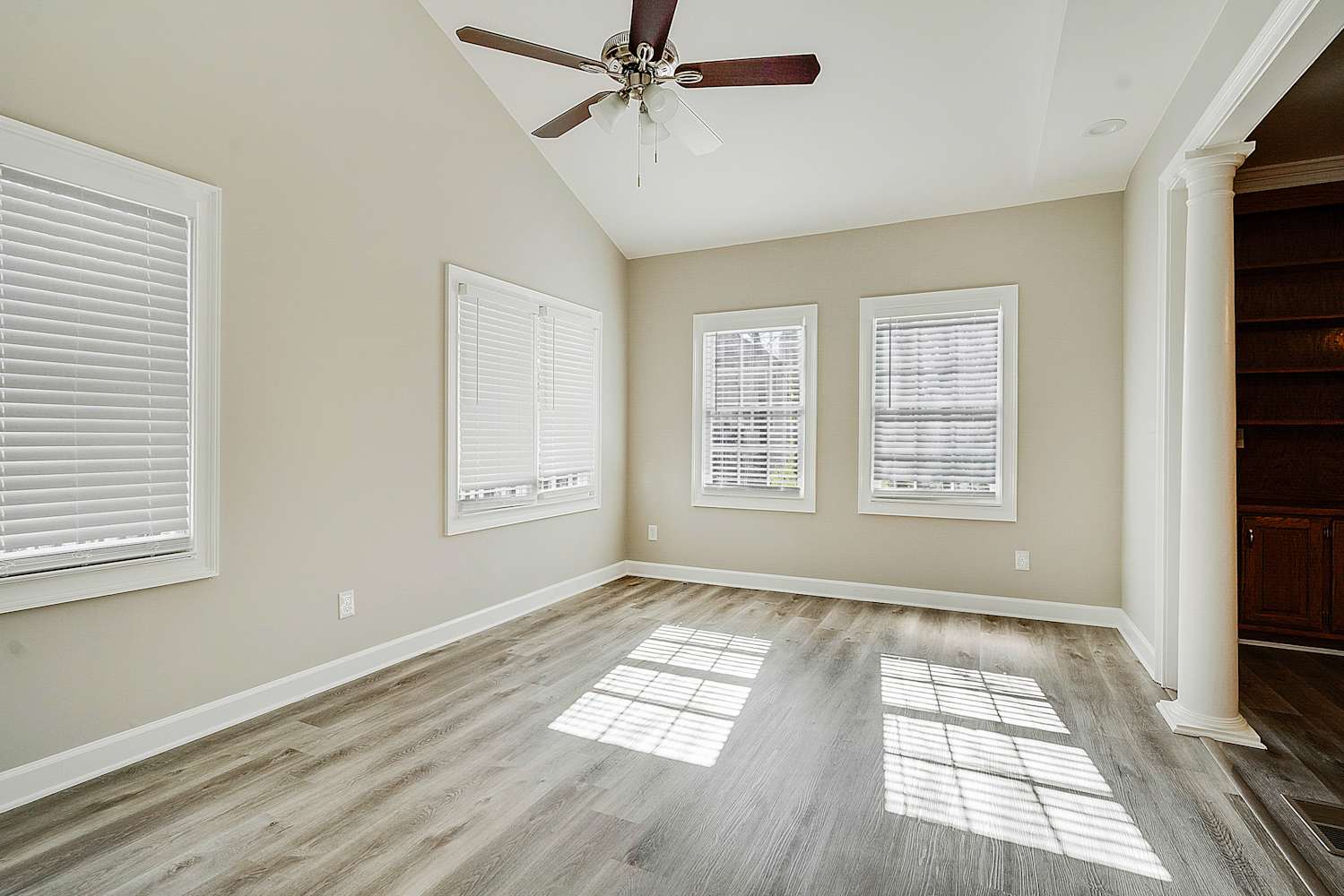 7349 Timberline Way photo 3