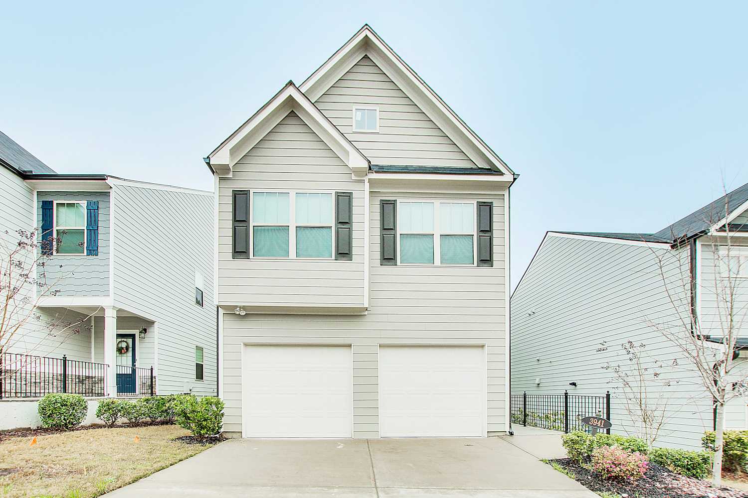 3941 Lake Manor Way photo 2
