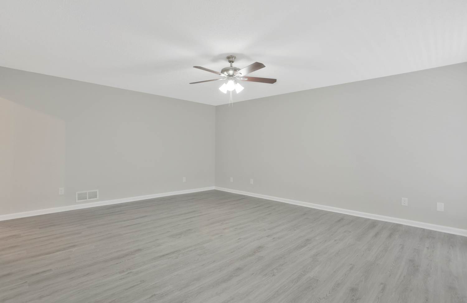 124 Ardmore Pl photo 3