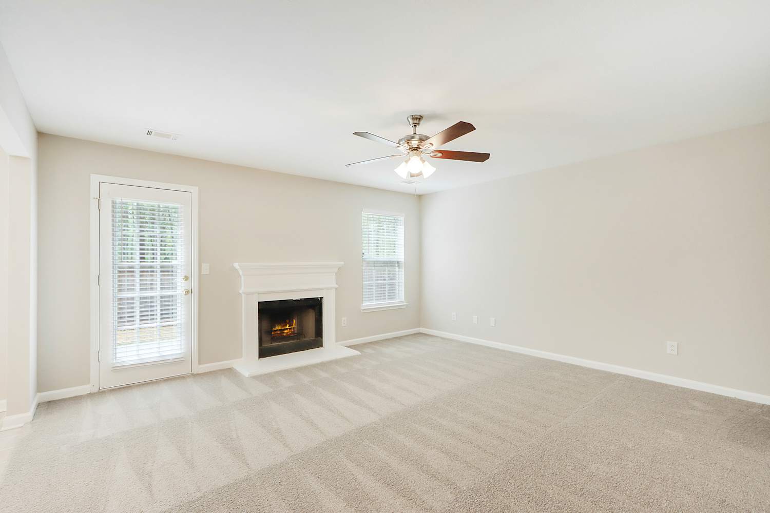 4645 Ravenwood Loop photo 4