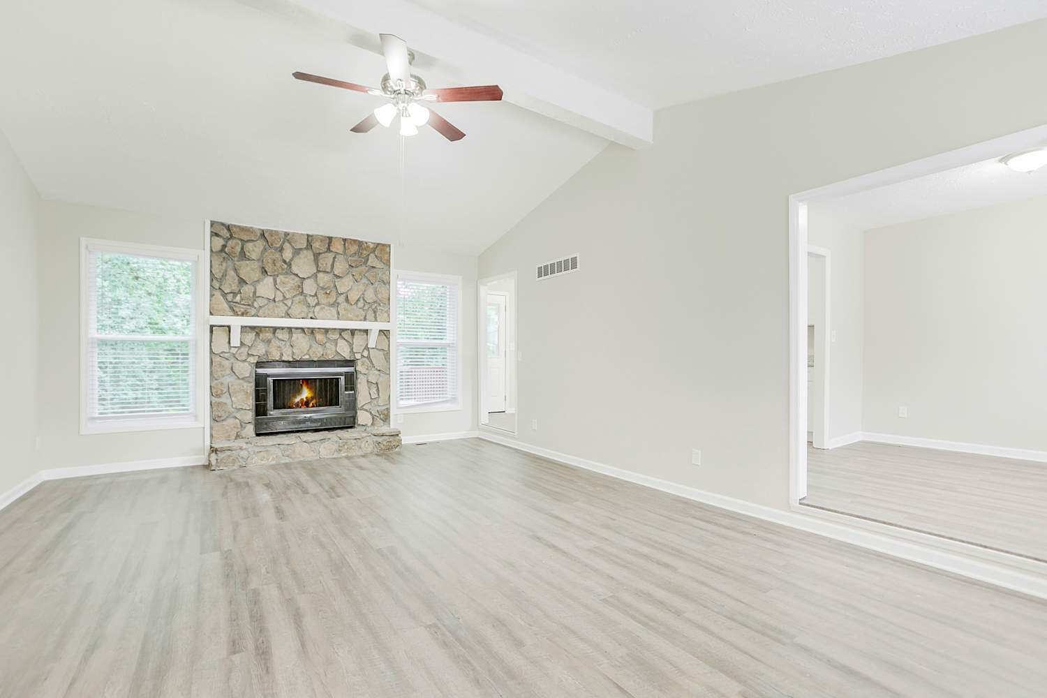 164 Kathryn Dr photo 5