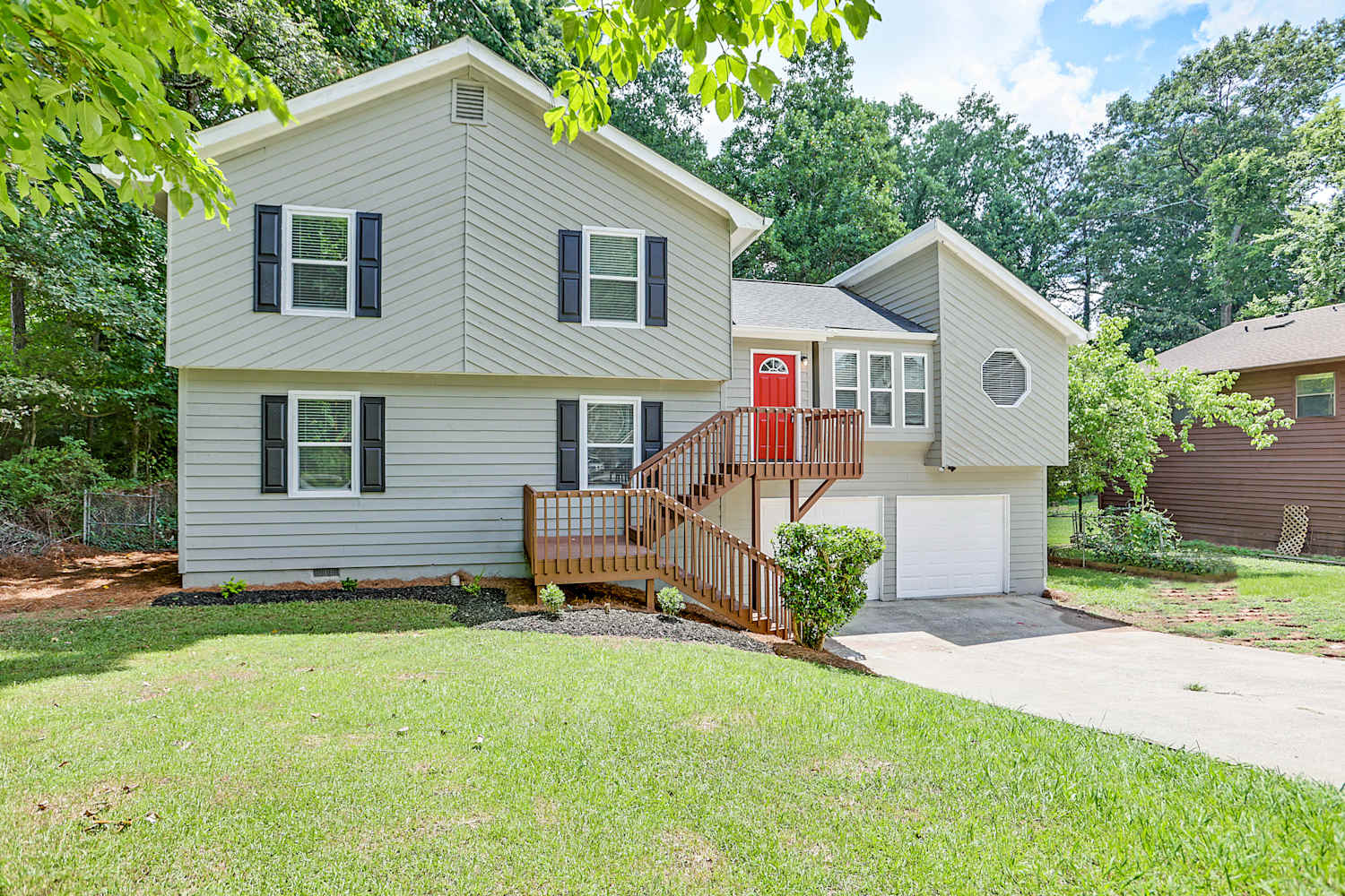 164 Kathryn Dr photo 2