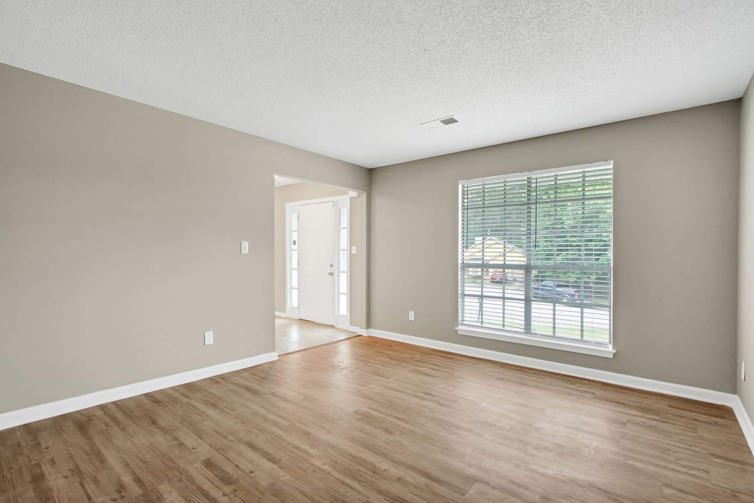 2948 Woody Ct photo 4