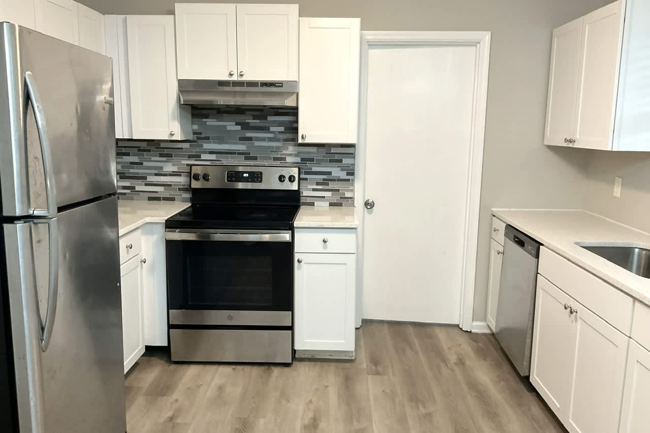 2360 Sandgate Rd photo 5