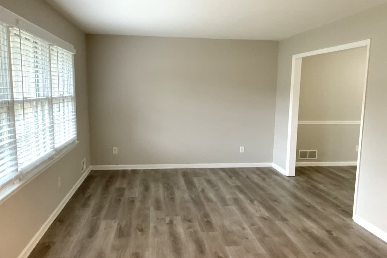 2360 Sandgate Rd photo 4