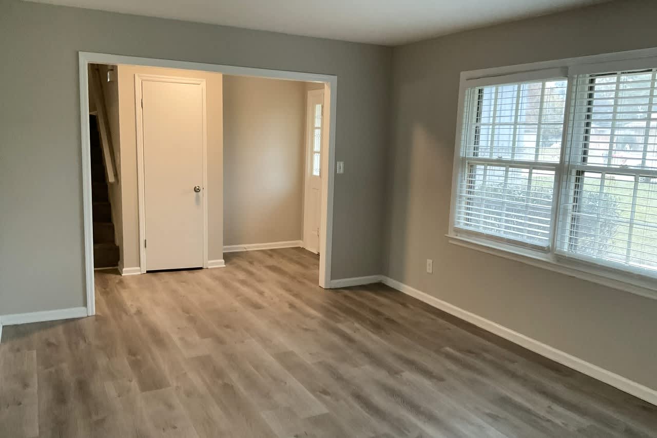 2360 Sandgate Rd photo 3