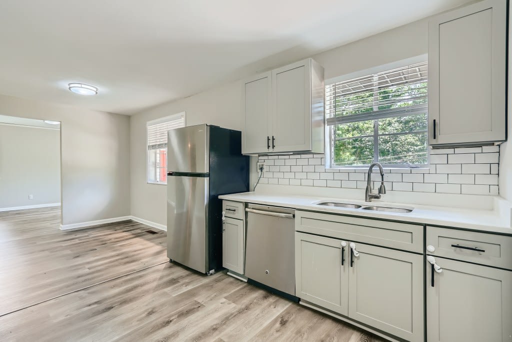 1278 Richard Rd photo 4