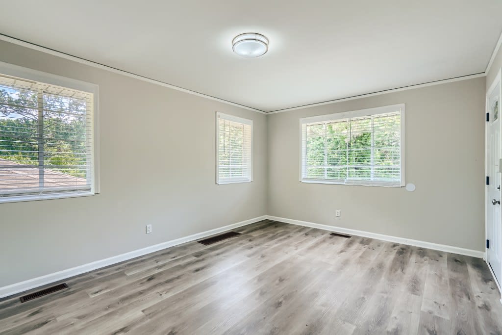 1278 Richard Rd photo 2