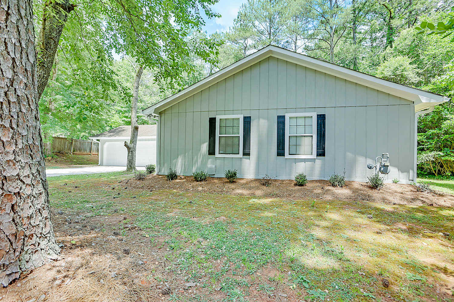 5065 Shannon Way photo 3