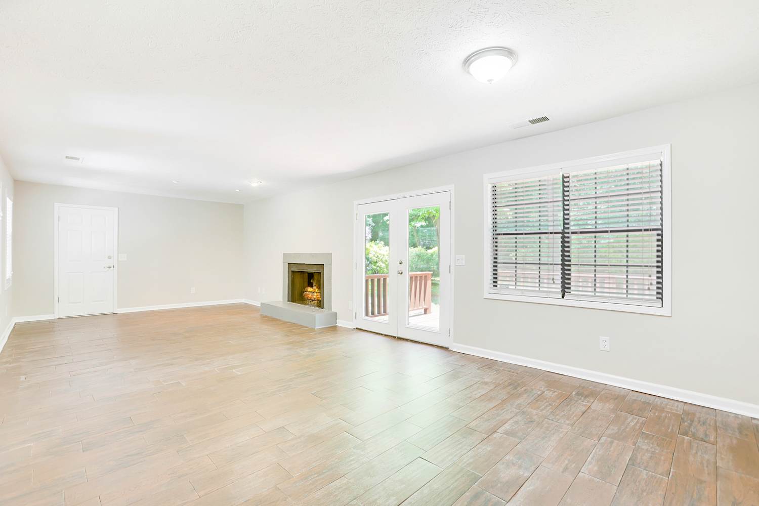 5065 Shannon Way photo 4