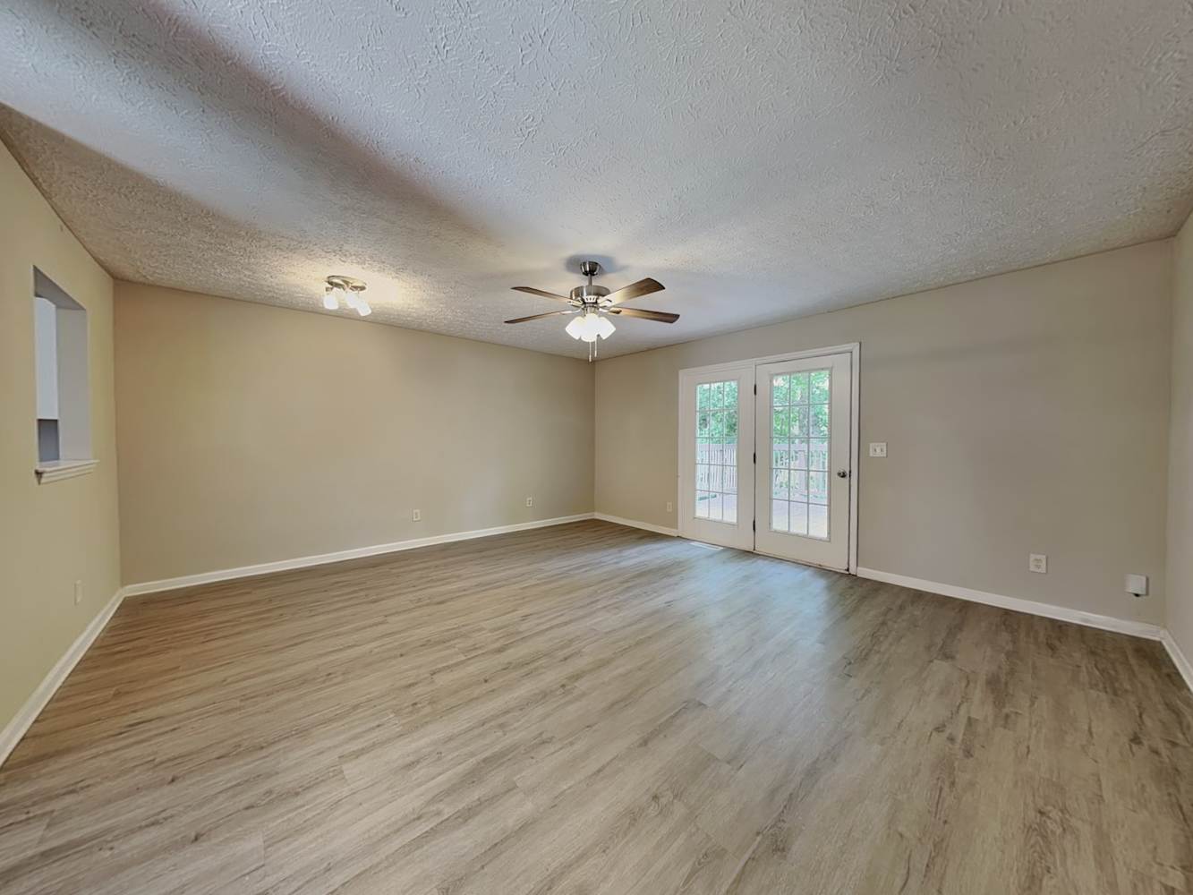 1817 Elkpark Dr photo 4