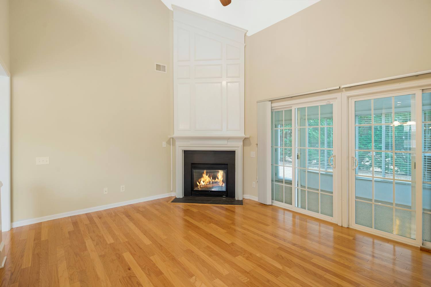 6204 Woodland Commons Dr photo 5