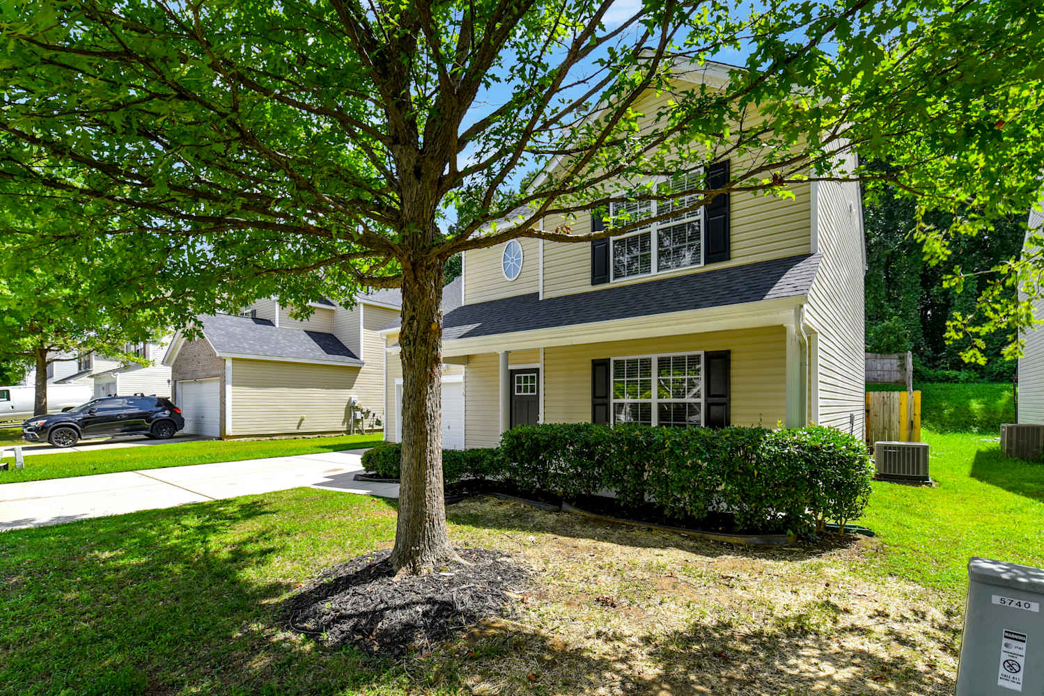 5736 Brookfield Pointe Dr photo 2