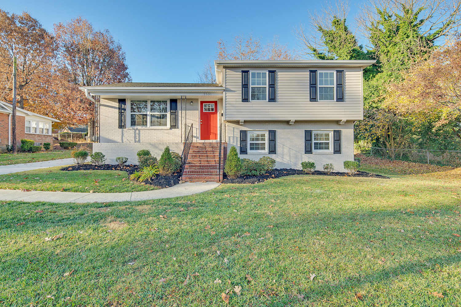 2531 Tanglebrook Ln photo 2