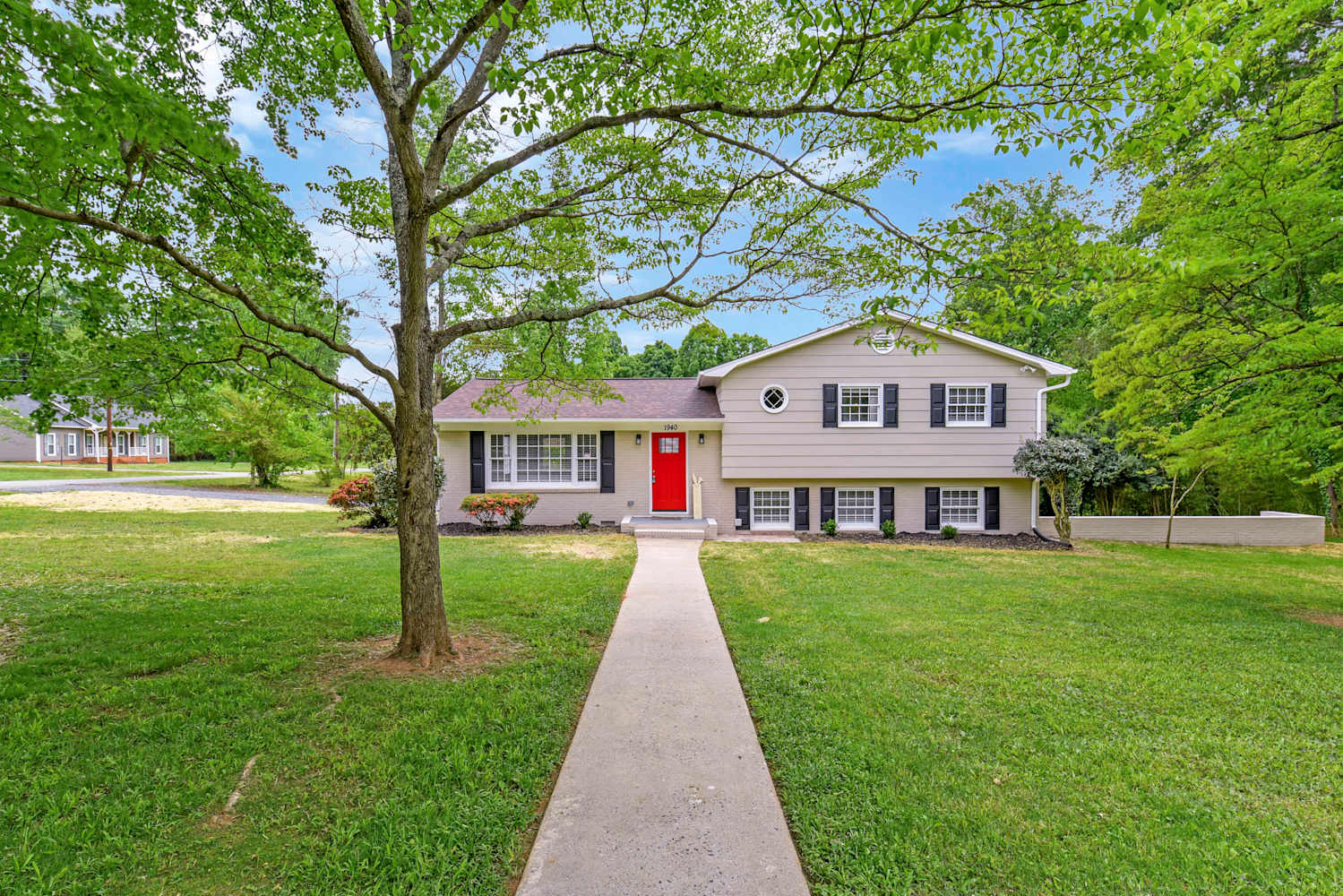 1940 Wildwood Dr photo 3