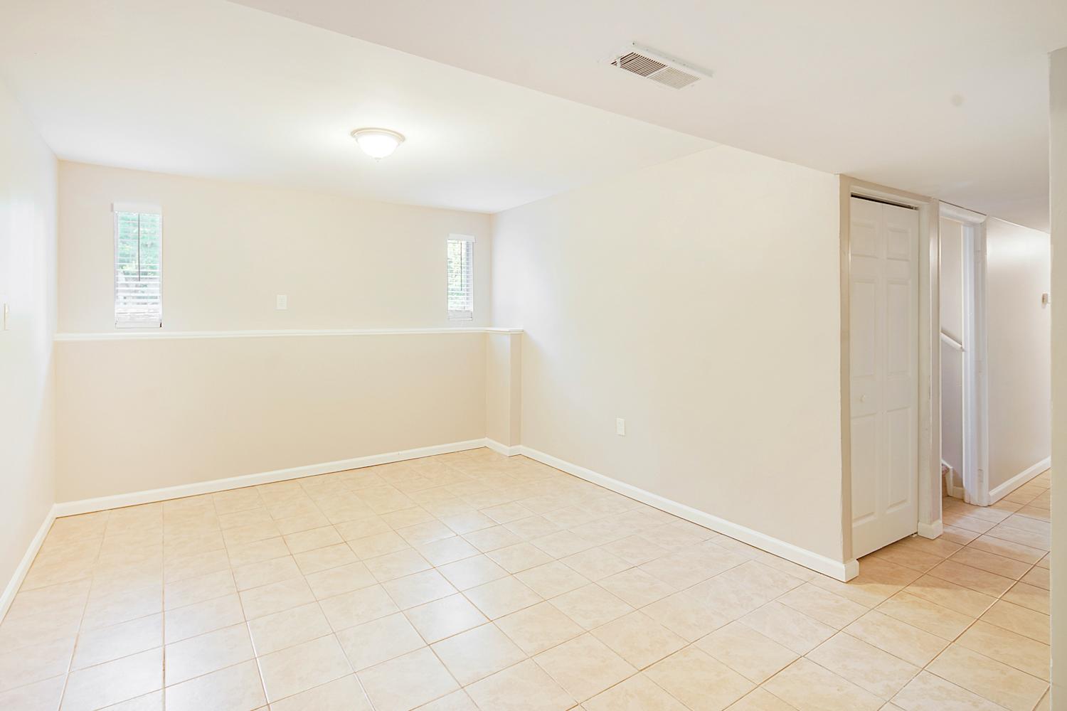 4952 Mcalpine Ln photo 4