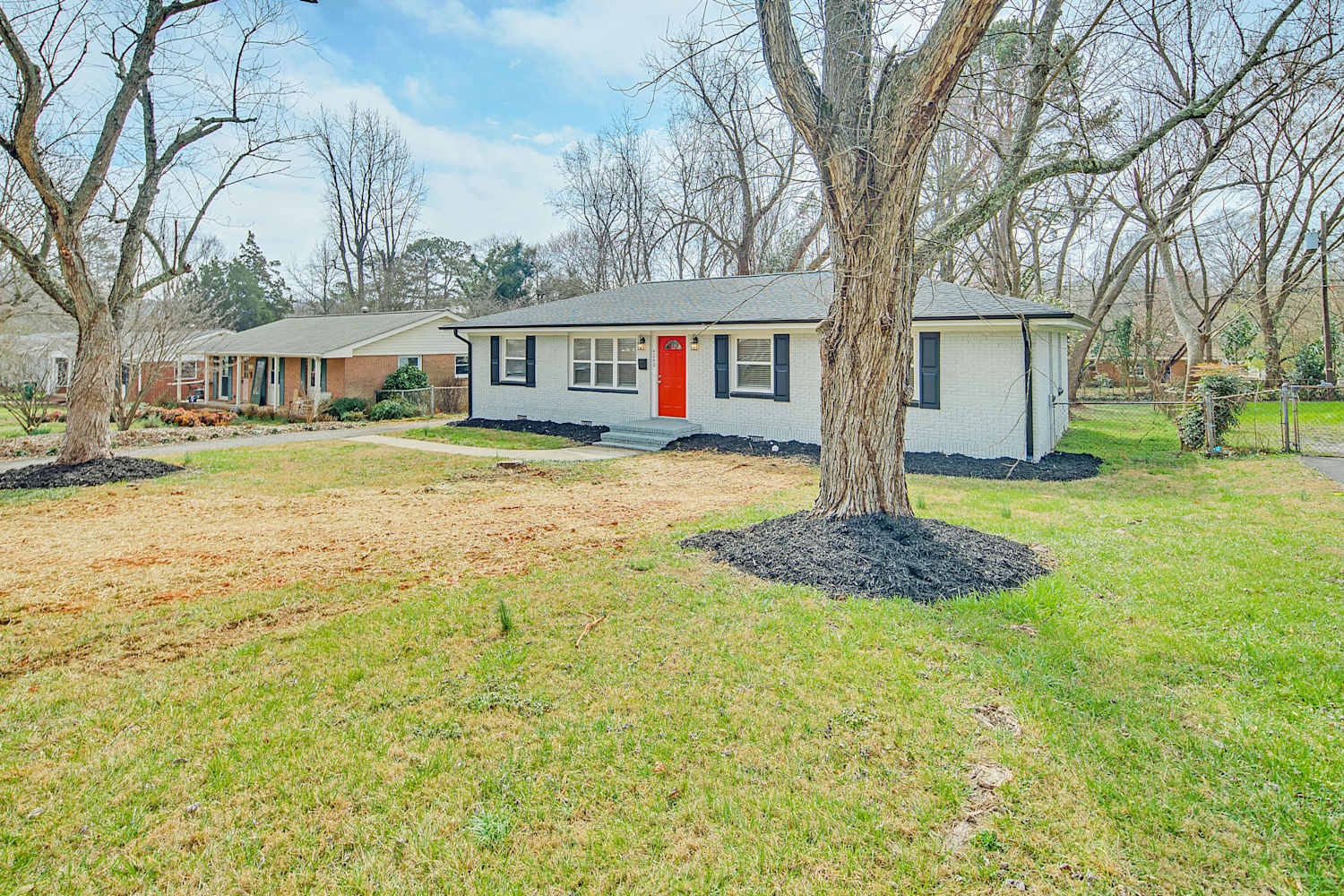 4240 Winedale Ln photo 3