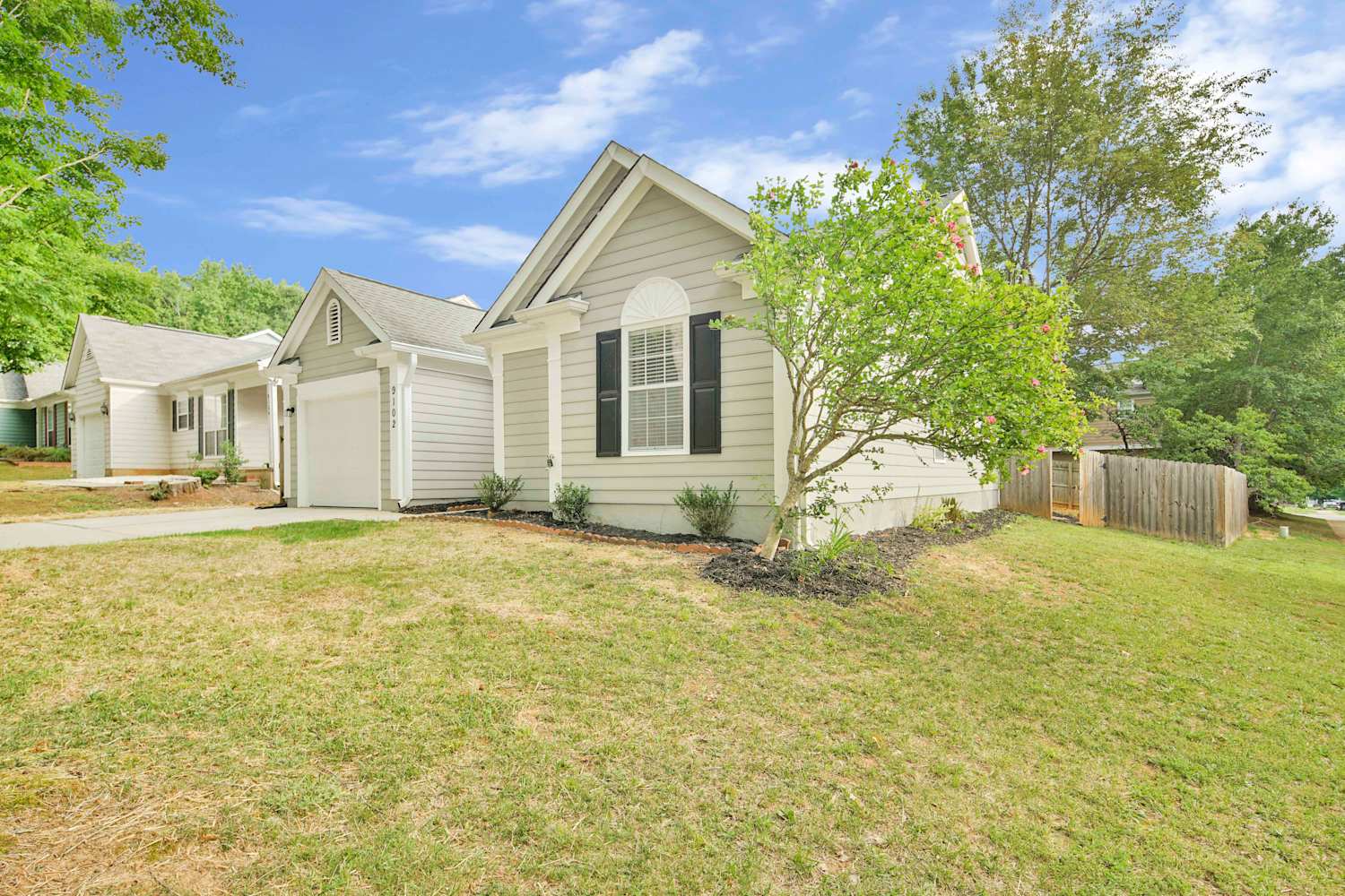 9102 Eaker Ct photo 2