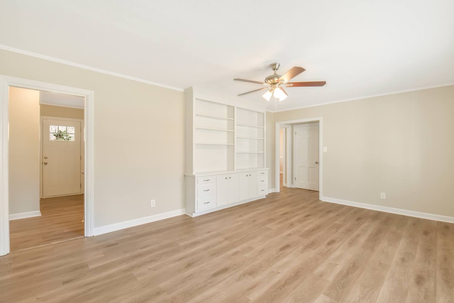 7723 Gayle Ave photo 4