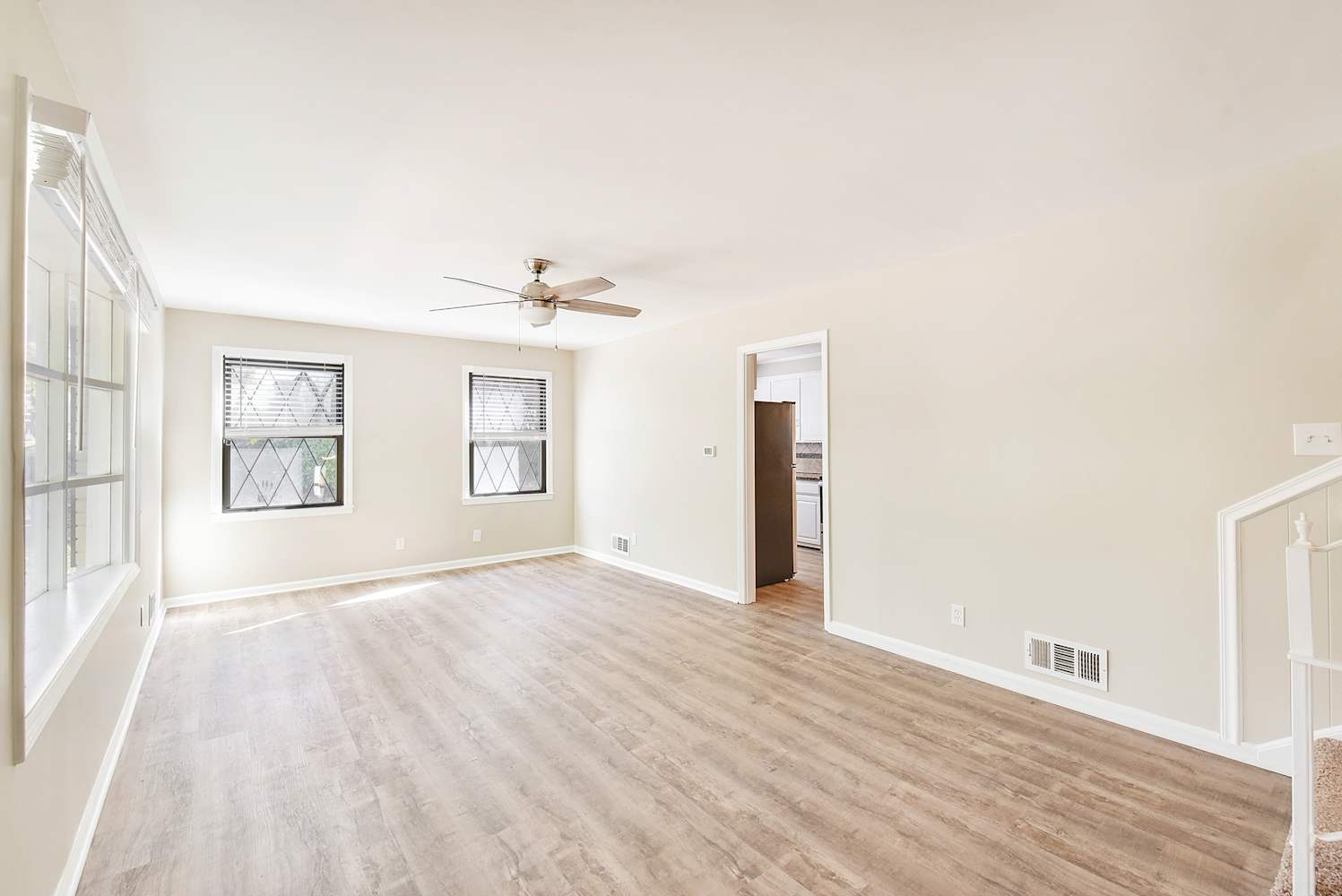3938 Somerdale Ln photo 2